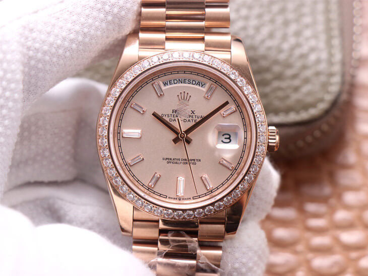 DAY DATE M228345RBR-0007 EW FACTORY DIAMOND-SET BEZEL